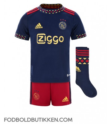 Ajax Steven Bergwijn #7 Udebanetrøje Børn 2022-23 Kortærmet (+ Korte bukser)